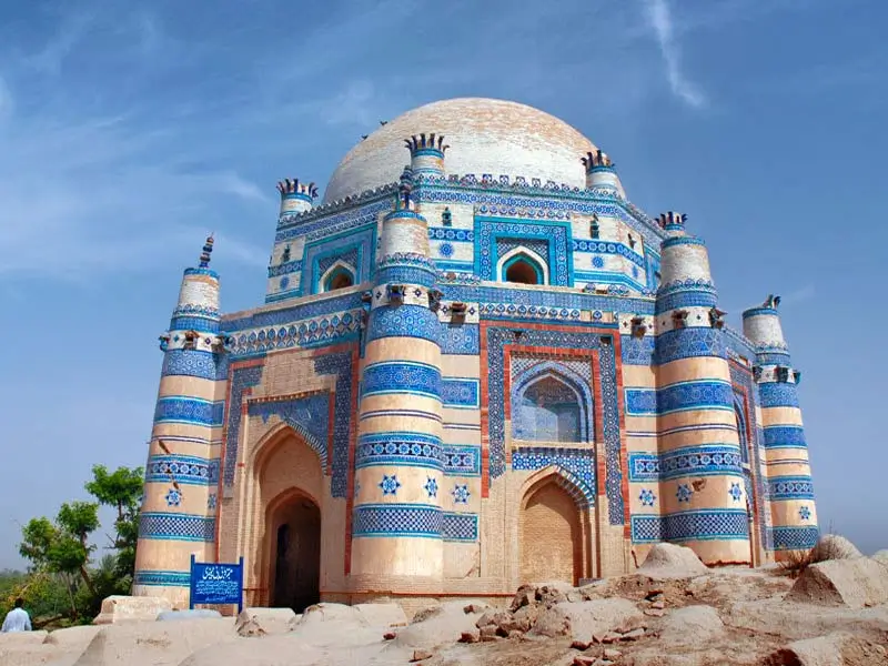 Tomb-of-Bibi-Jawindi